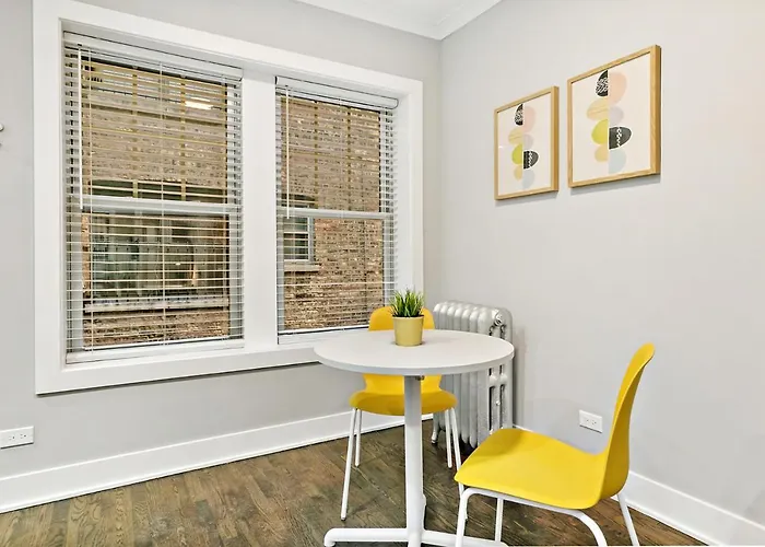 Apartment 1br Stylishly Furnished In Lakeview - Oakdale 1s Chicago
