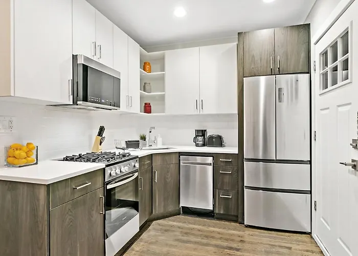 1br Stylishly Furnished In Lakeview - Oakdale 1s *