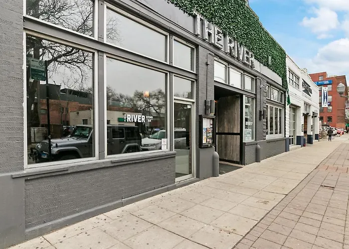 1br Stylishly Furnished In Lakeview - Oakdale 1s *